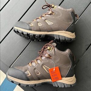 NWT-Deer Stags Men's Brown and Black Hiking Boots-MAKE AN OFFER.